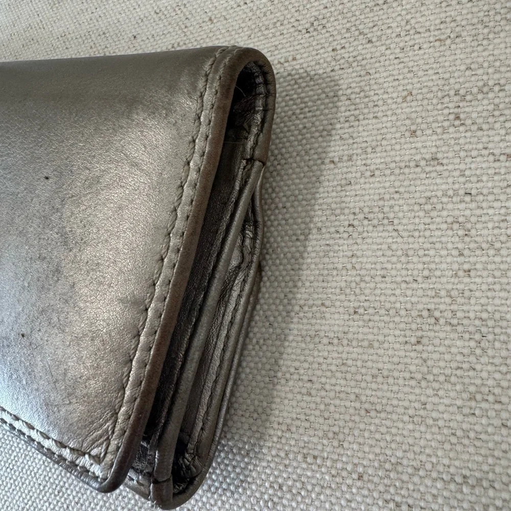 Coach Vintage Women's Silver Metallic Leather Bifold Wallet With Checkbook Flap
